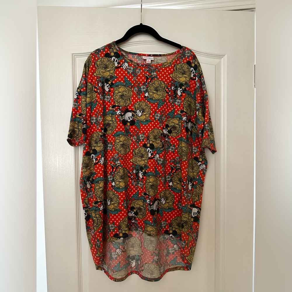 LulaRoe Disney Shirt Sz Sm